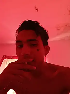reyesx4 - Reyesx4's free webcam - UK Sex Cams