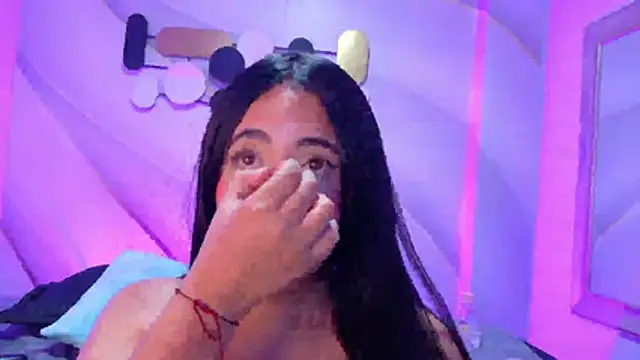 Watch Maggiee_1 live on EroticFlix - High definition streams