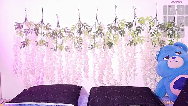 Watch nathalya_summer_ live on EroticFlix - High definition streams