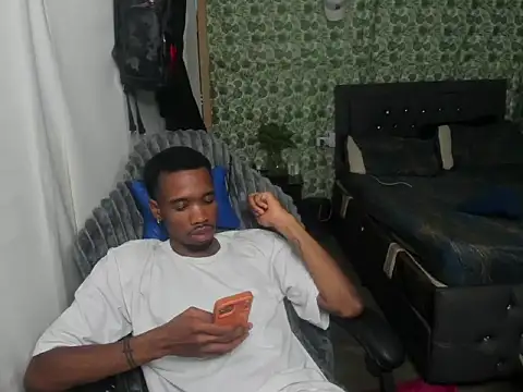 Kofi_exotic_2 webcam