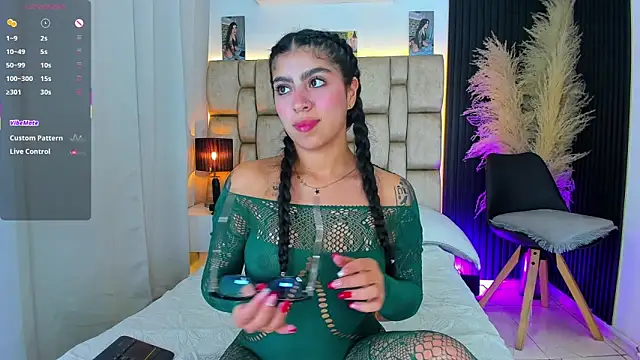 Watch little_sophie18 live on EroticFlix - High definition streams