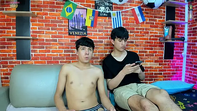 Hoot_boyss_ webcam