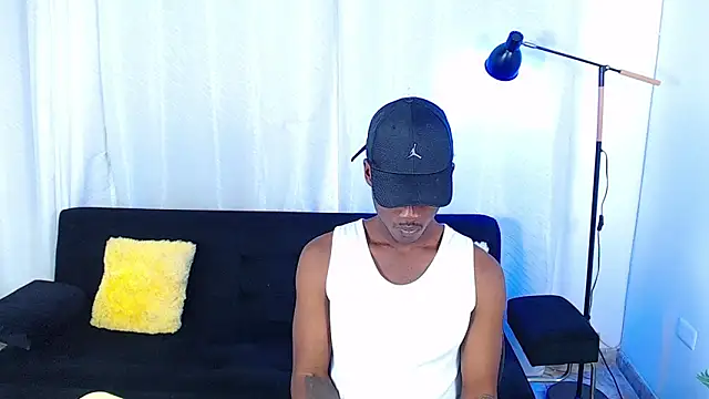 alexaandro18 - Alexaandro18's free webcam - UK Sex Cams