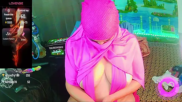 SultanaLayla Live Webcam on Stripchat