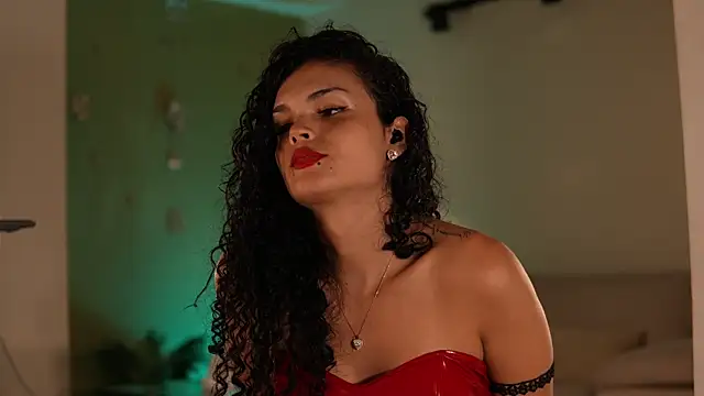 giafaaris - GiaFaaris's free webcam - UK Sex Cams