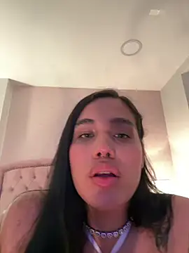 Bella__Wood webcam