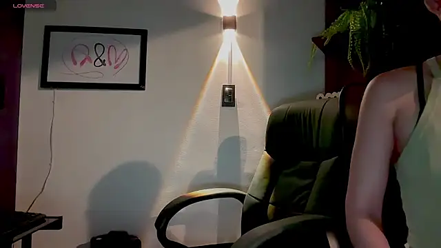 MarcellaGriffin webcam