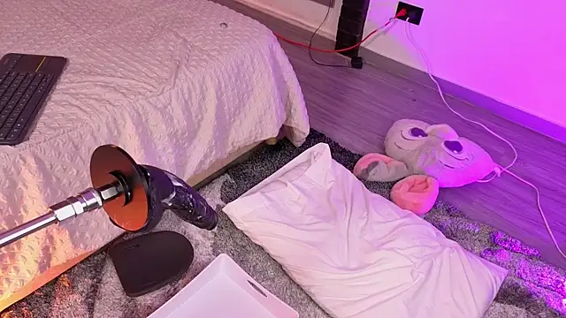 Watch LolaAngellx live on EroticFlix - High definition streams