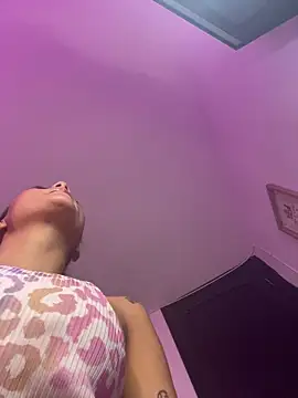 SofiaSiren live cam on StripChat