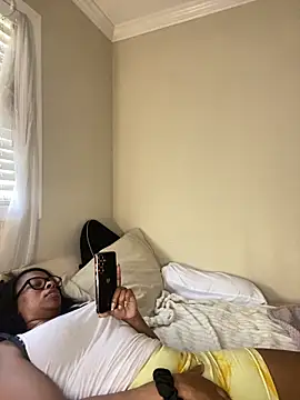 Watch CaliBabiethe1 live on EroticFlix - High definition streams