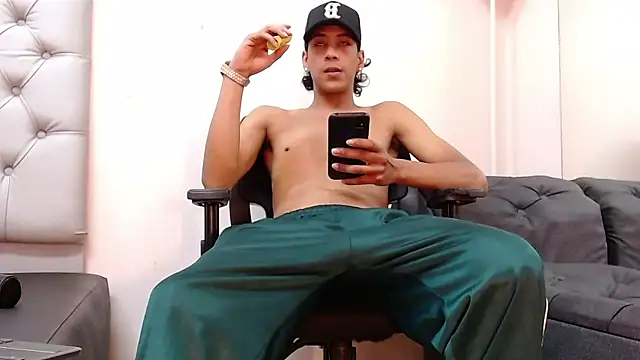 Robert_Kingg webcam