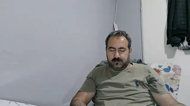 -dark-look- live sex cam