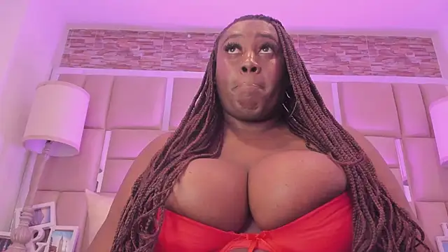 ShaniaBrownn webcam