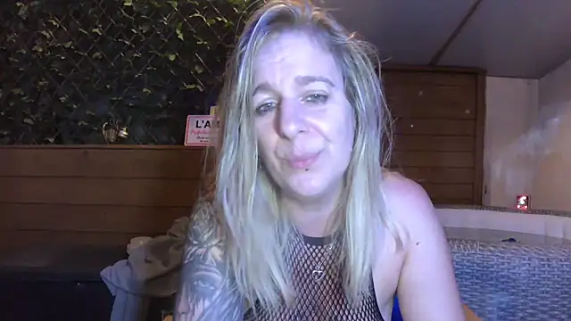 delichieuse5 - Delichieuse5's free webcam - UK Sex Cams
