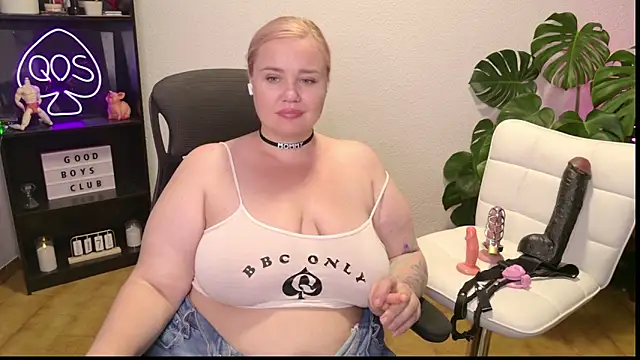 MargotGrey webcam