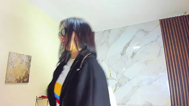 Zoe_Queens webcam