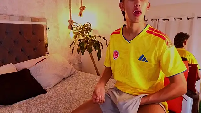 dave_eliot (M twink) - suck toes