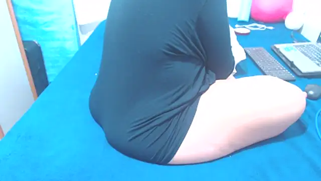 Enfgulosa live cam on StripChat