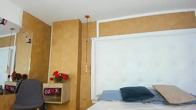 Watch Heidy_milf live on EroticFlix - High definition streams