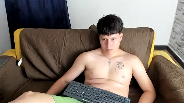 daniel_leon (M twink) - show cum