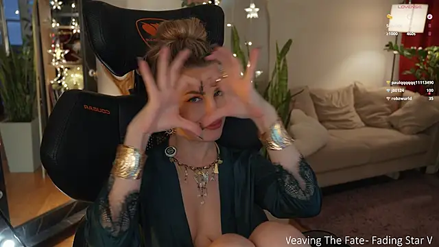 Lady--M webcam