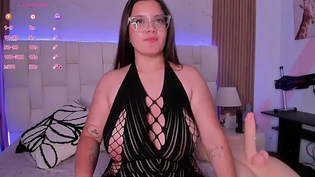 Watch isabella_whiithe live on EroticFlix - High definition streams