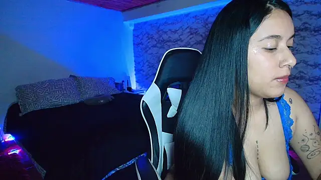 Camila_IRoose webcam