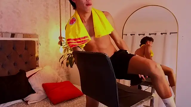 dave_eliot (M twink) - suck toes