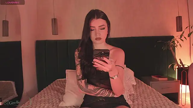 Watch Giselle_royy live on EroticFlix - High definition streams