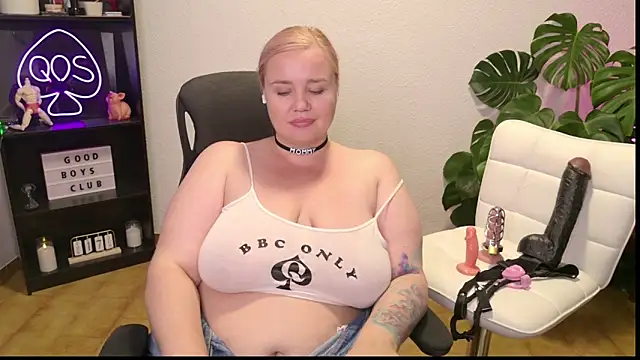 MargotGrey webcam