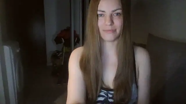 AnnaDiamond1 live cam on StripChat
