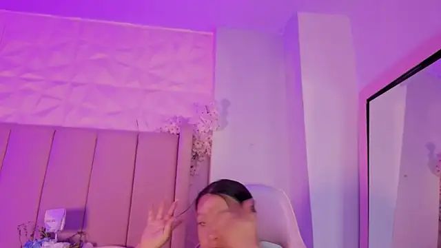 MollyBigBoobs12 live cam on StripChat