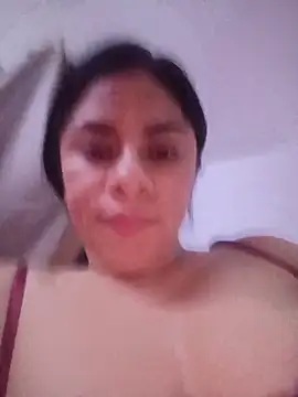 luna_pinky live cam on StripChat