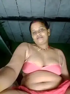 Shivani09900 live cam on StripChat