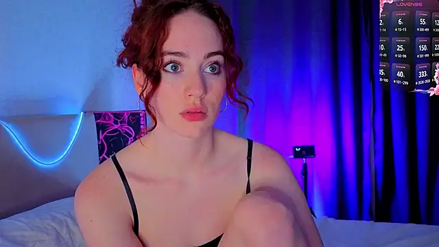 Watch StacyWatts live on EroticFlix - High definition streams