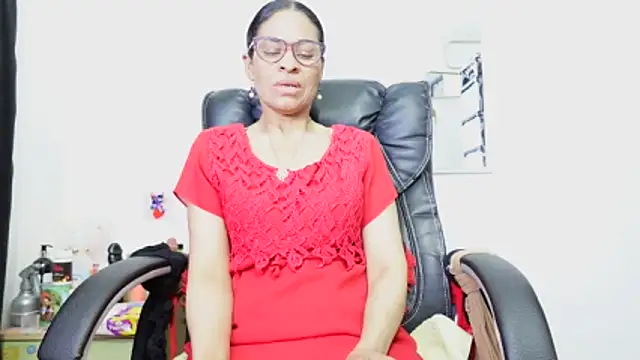 Aries_Mature webcam