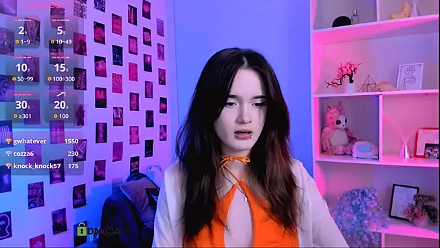liana_kisses live cam on StripChat