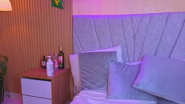 Watch Dakota_diaz_ live on EroticFlix - High definition streams