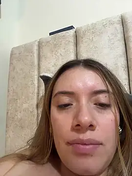 valery_mora webcam