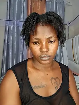 TrishaKalid webcam