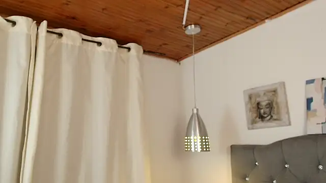 Miah_hilton2 webcam