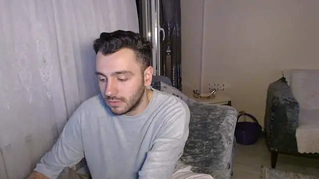 handsomeee04 webcam