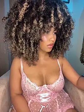 Kendra_curly webcam