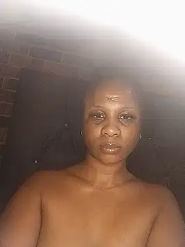 QueensBettyX96 webcam