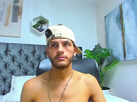 chris_grey - CHRIS_GREY's free webcam - UK Sex Cams