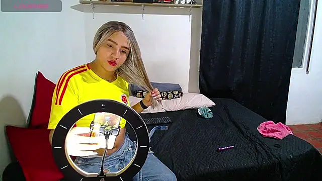karyblushhh live cam room