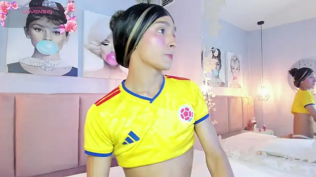 skinny_dolltrans live cam room