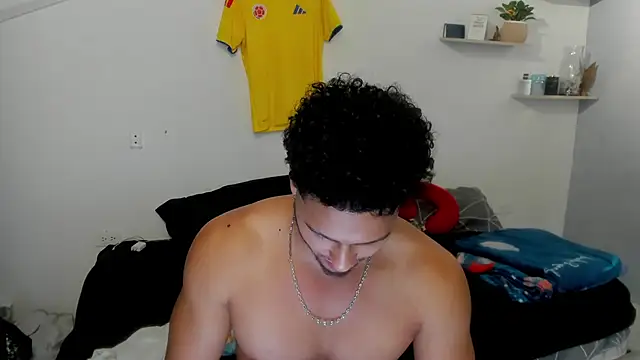 Kris_Khalifa69 live cam room