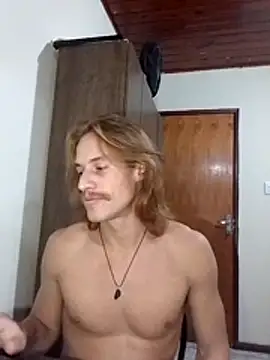 ruivofloripasecr... Live Webcam on Stripchat