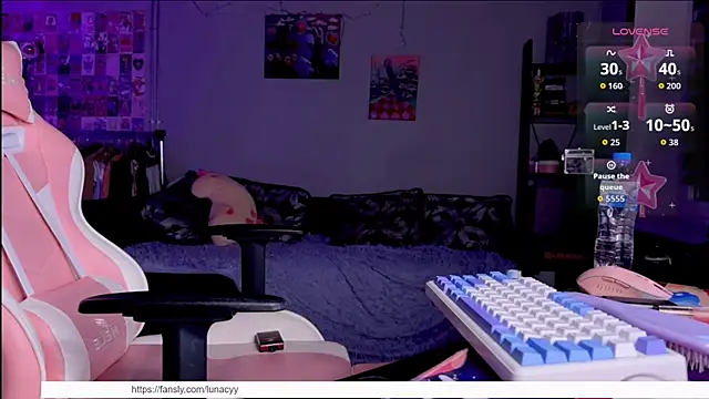 Watch Lunaacyy live on EroticFlix - High definition streams